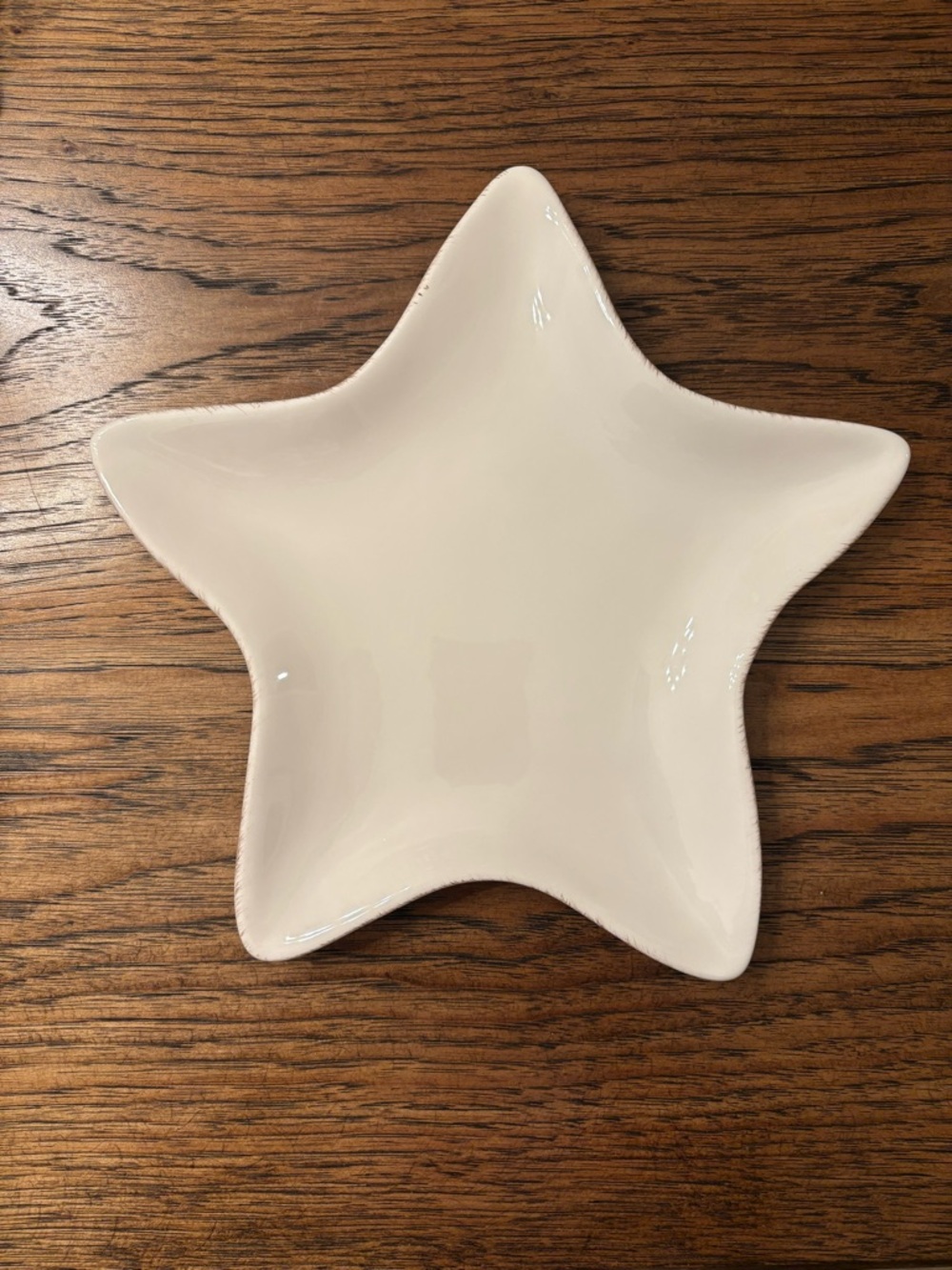 Pottery Barn Star Plates Set of 4 White Ceramic 10” Serving Dishes - Picture 3 of 7